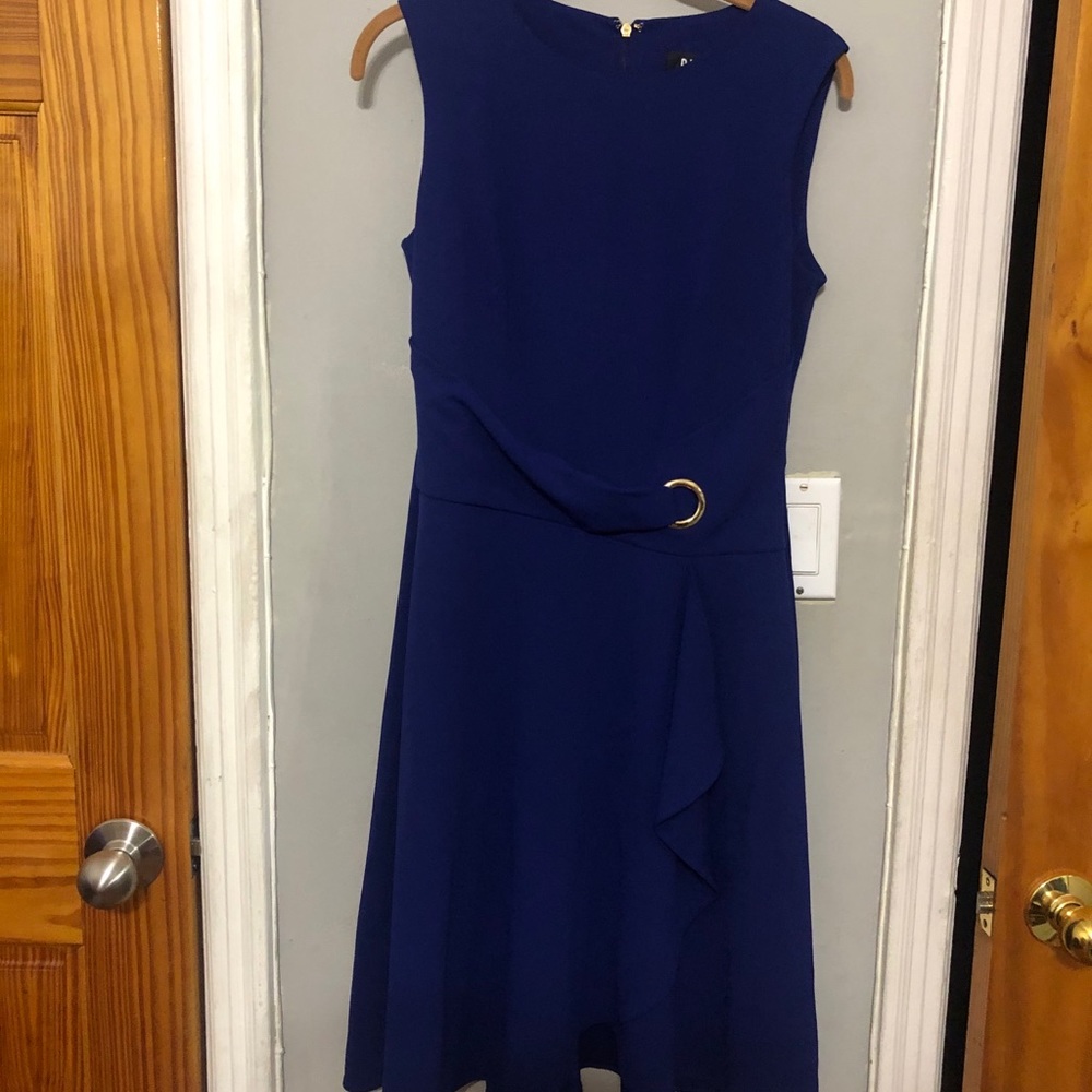 DKNY dress with beautiful hem detailing - Picture 2 of 5
